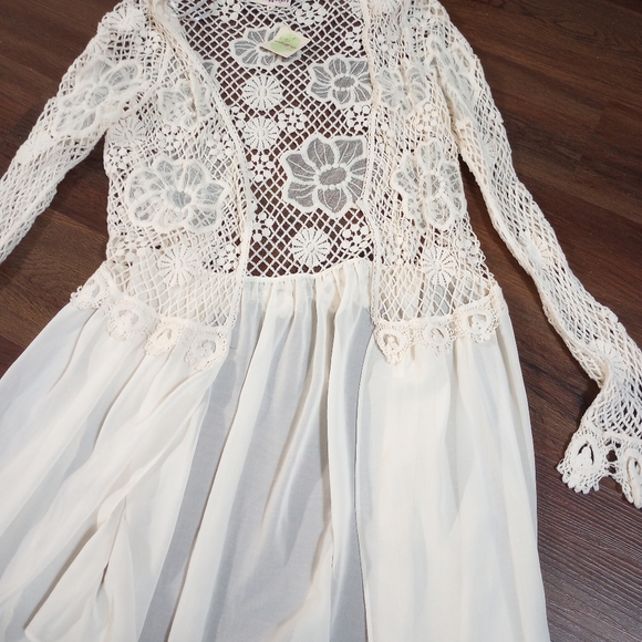 Altered State Crochet Cover-up - Picture 5 of 11